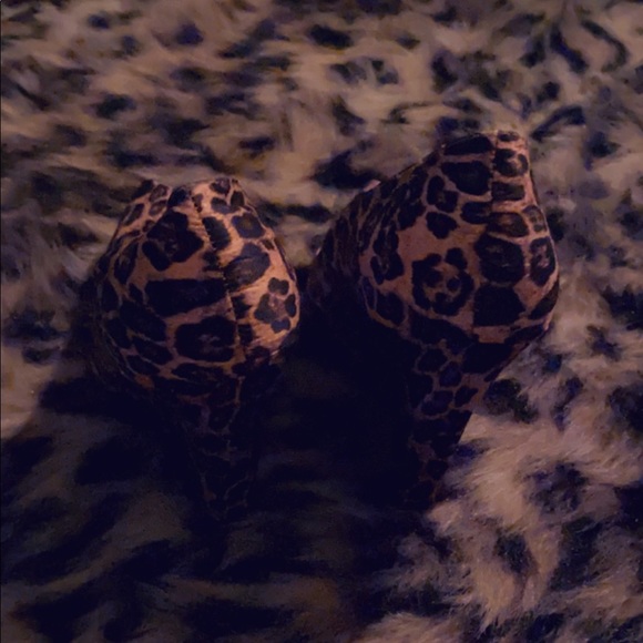 NEW Leopard Wedge Heels Size7 - Picture 4 of 4